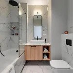Zurawie - Food Hall, Parking & Stocznia By Downtown Danzica
