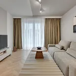 Zurawie - Food Hall, Parking & Stocznia By Downtown Danzica