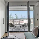 Zurawie - Food Hall, Parking & Stocznia By Downtown