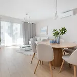Zurawie - Food Hall, Parking & Stocznia By Downtown Aparthotel Danzica