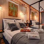 Zurawie - Food Hall, Parking & Stocznia By Downtown 4*