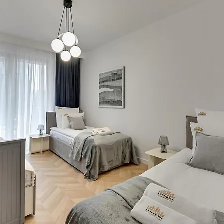 Apartment Zurawie - Food Hall, Parking & Stocznia By Downtown