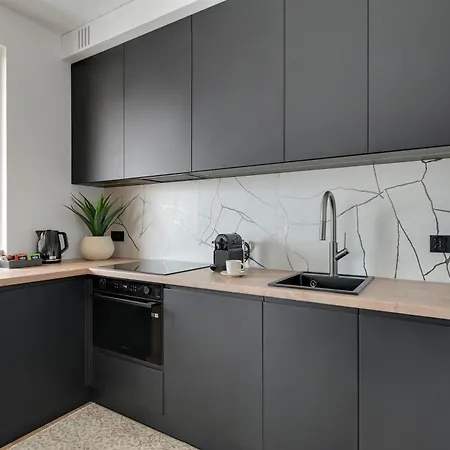 Zurawie - Food Hall, Parking & Stocznia By Downtown 4* Gdańsk