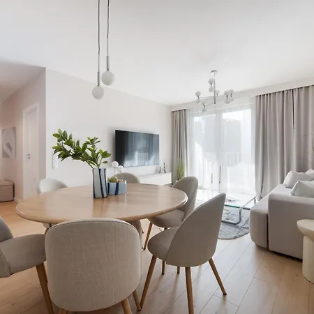 Zurawie - Food Hall, Parking & Stocznia By Downtown 格但斯克