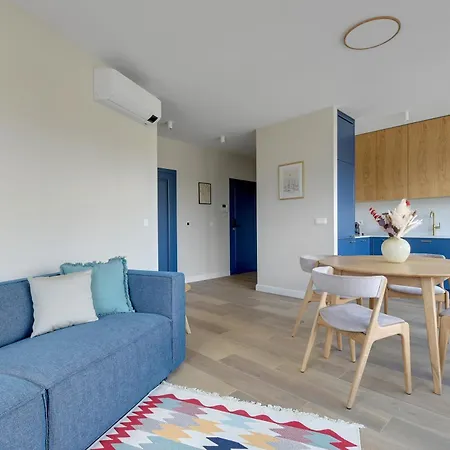 Zurawie - Food Hall, Parking & Stocznia By Downtown