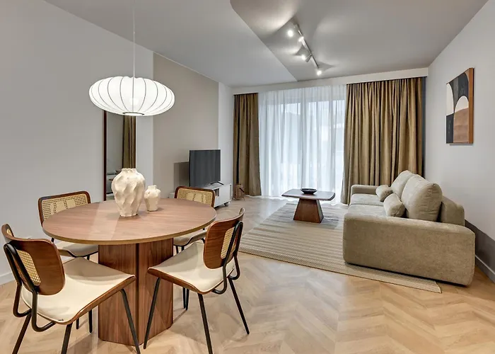 żurawie - Food Hall, Parking&stocznia By Downtown Hotel apartamentowy 4*