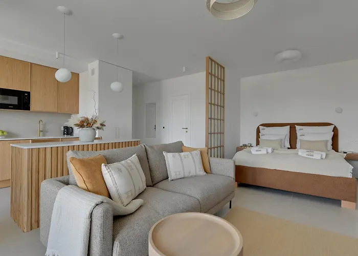 Lejlighedshotel Zurawie - Food Hall, Parking & Stocznia By Downtown