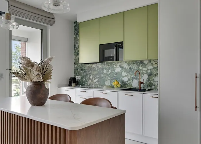 Zurawie - Food Hall, Parking & Stocznia By Downtown 4*